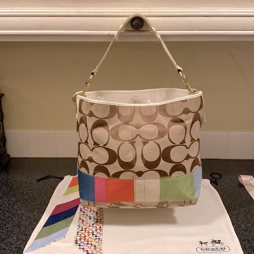 COACH jacquard w/multicolored band at base. Cream patent leather trim. #10858 - Picture 2 of 15